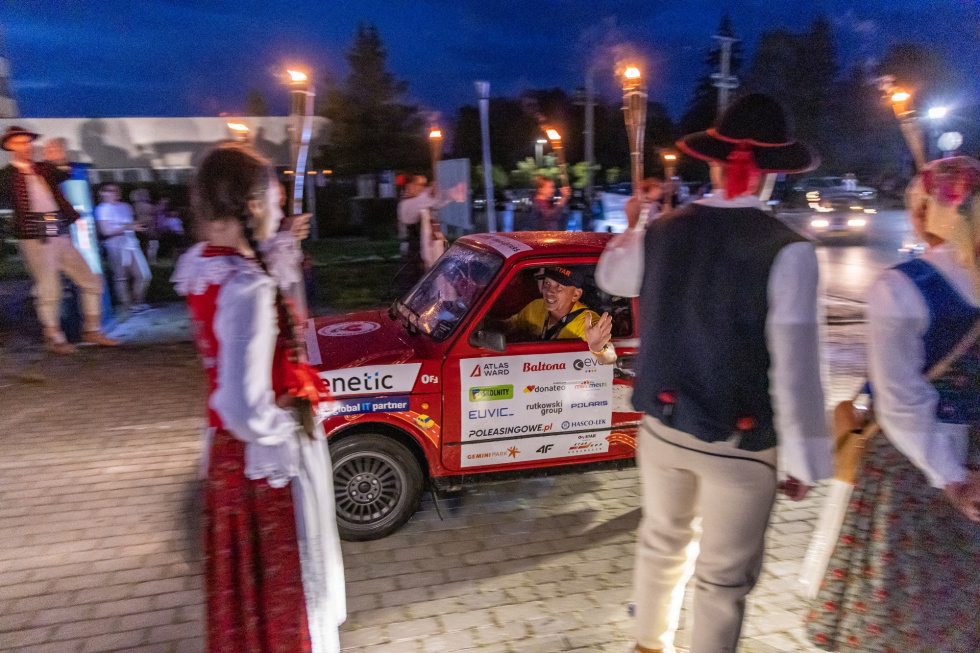 Na zdjęciu powitanie maluchów 