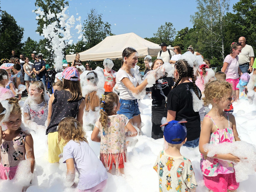 Na zdjęciu piana party podczas ubiegłorocznego pikniku w Lipniku