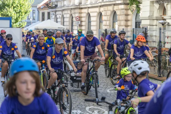 Na zdjęciu rowerzyści 