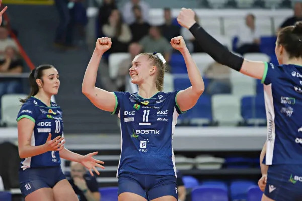 na zdjęciu siatkarki