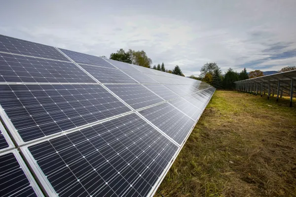 Na zdjęciu kolektory słoneczne 