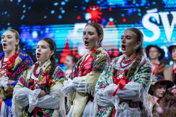 Na zdjęciu śpiewające góralki