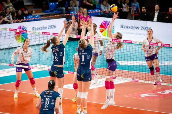 na zdjęciu siatkarki