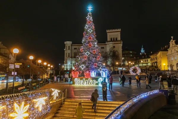 Na zdjęciu choinka na placu Chrobrego 