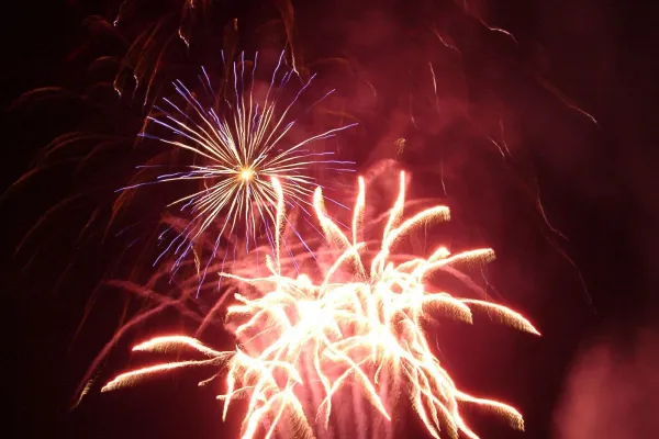 Na zdjęciu sztuczne ognie 