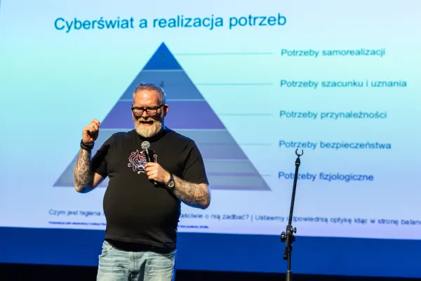 Na zdjęciu dr Maciej Dębski z Fundacji Dbam o Mój Zasięg