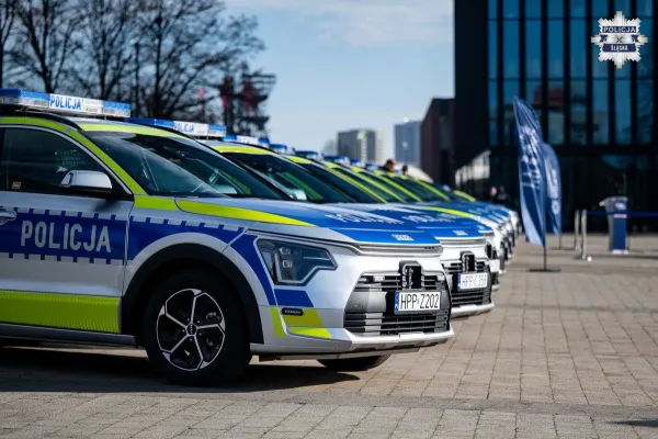 Na zdjęciu radiowozy 