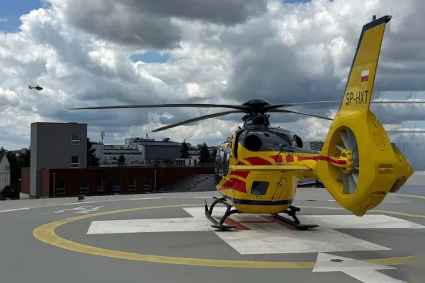 Na zdjęciu helikopter Lotniczego Pogotowia Ratunkowego