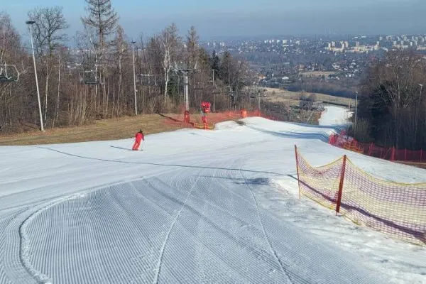 Na zdjęciu stok narciarski 