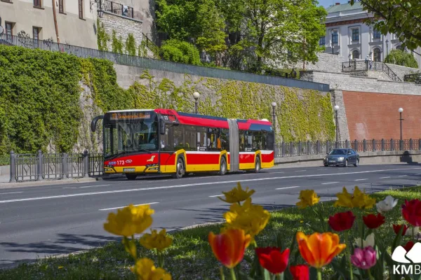 Na zdjęciu autobus 