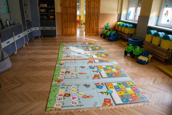 Na zdjęciu sala w żłobku 