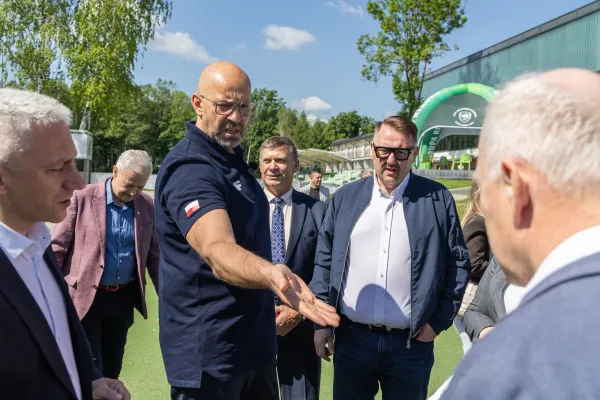 Na zdjęciu minister sportu Jakub Rutnicki w Rekordzie 