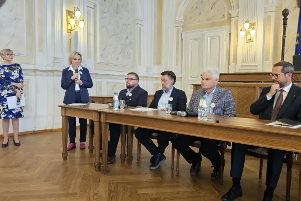 Na zdjęciu prelegenci 