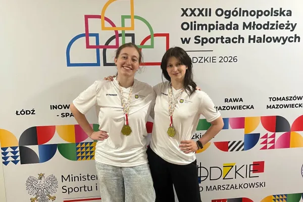 Na zdjęciu zawodniczki Beskidzkiego Stowarzyszenia Brydża Sportowego
