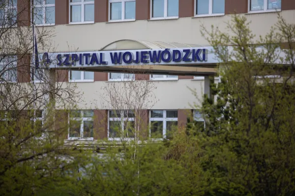Na zdjęciu fasada Szpitala Wojewódzkiego
