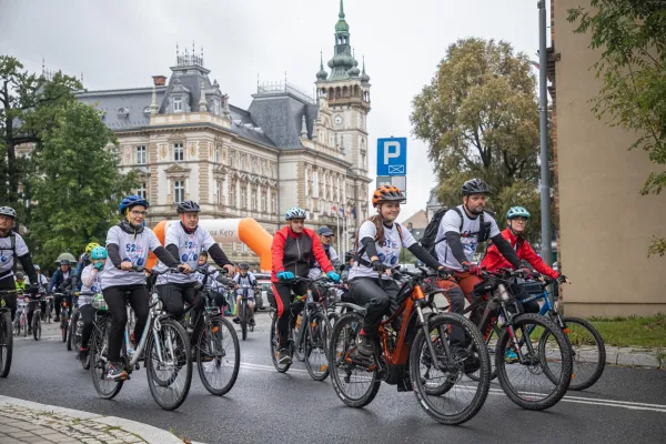 Na zdjęciu rowerzyści przy Ratuszu podczas jednego z poprzednich rajdów 