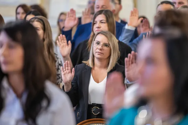 Na zdjęciu przysięgający nauczyciele 