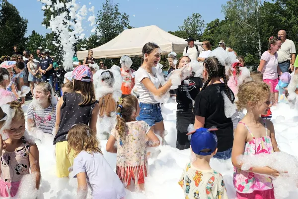 Na zdjęciu piana party podczas ubiegłorocznego pikniku w Lipniku