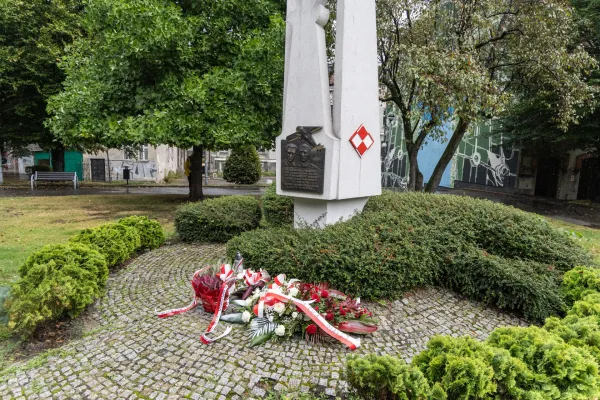 Na zdjęciu pomnik 